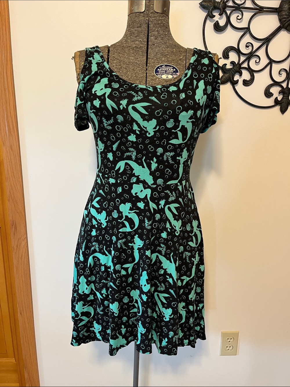 Disney Black & Teal Little Mermaid Print Fit-and-Flare Dress. Stretchy. M